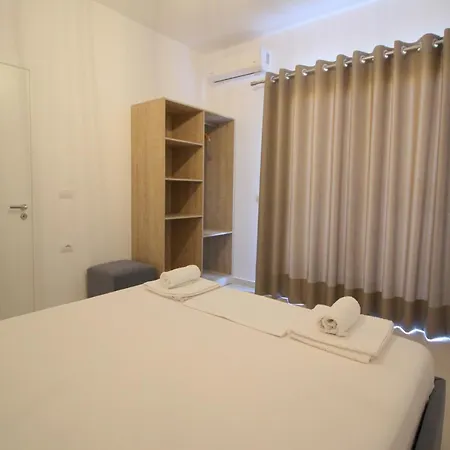 Otel J&b