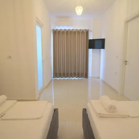 J&b Otel *